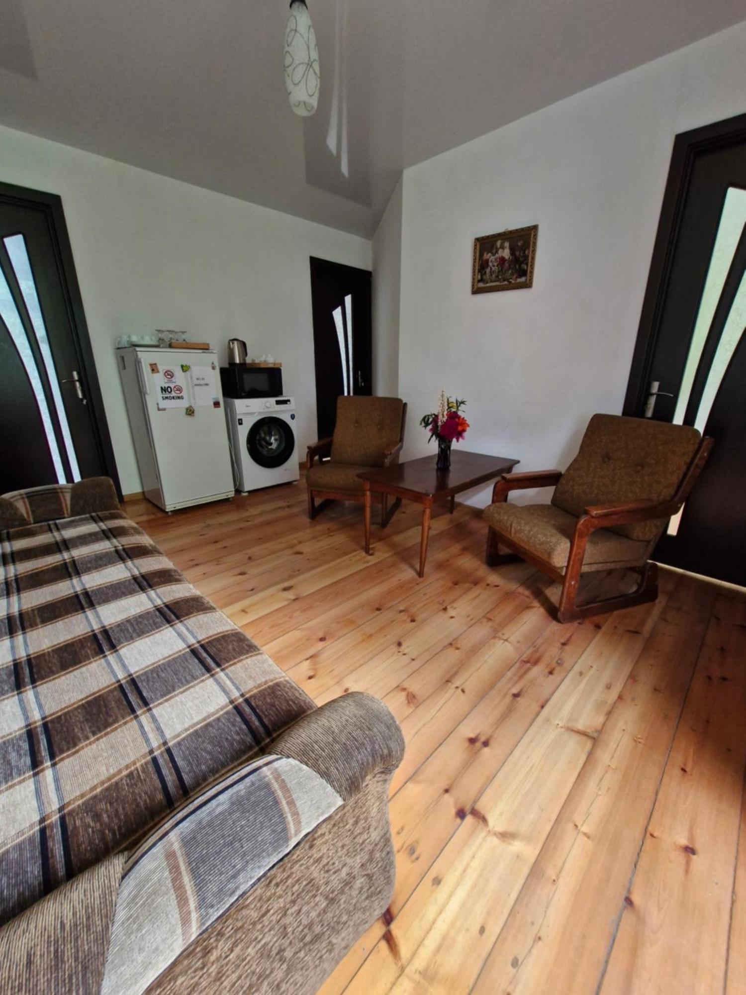 Maiko Guest House Kasbegi Buitenkant foto