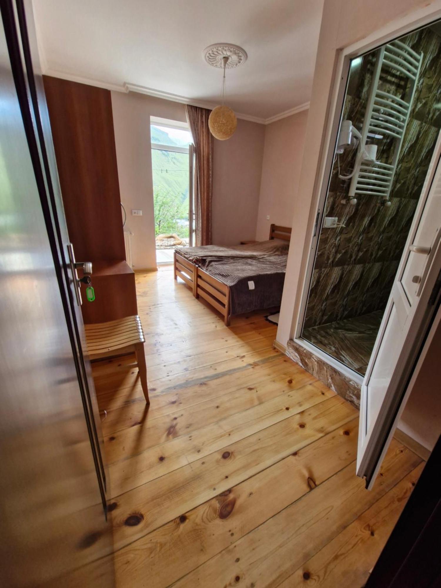 Maiko Guest House Kasbegi Buitenkant foto